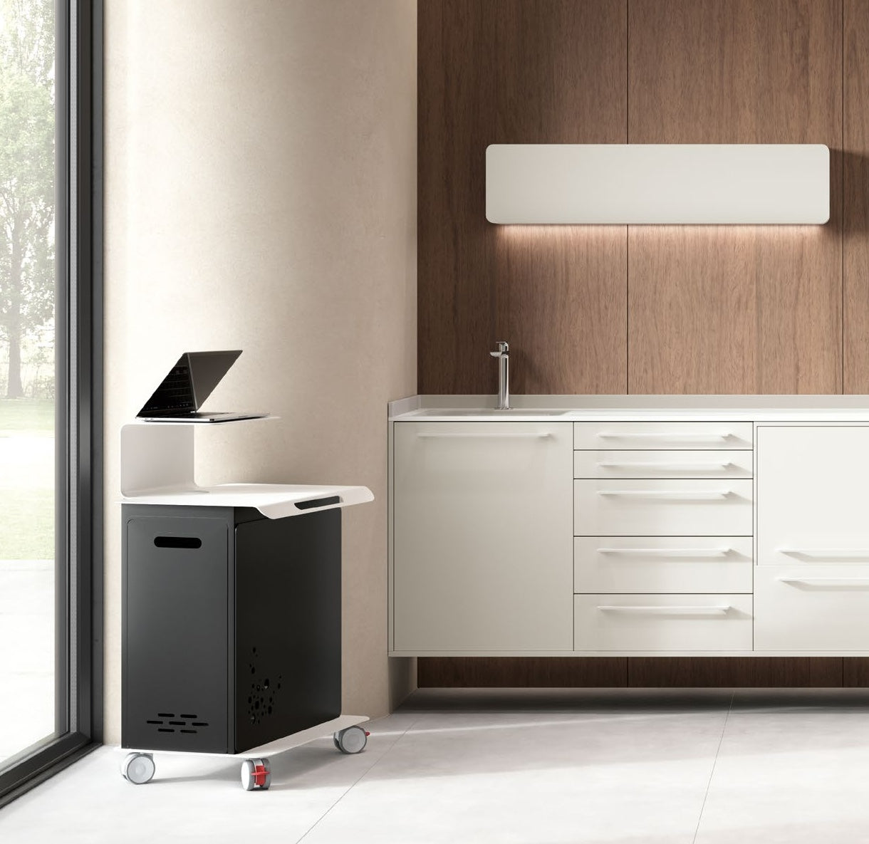 Mobile Computer Cart in dental clinic